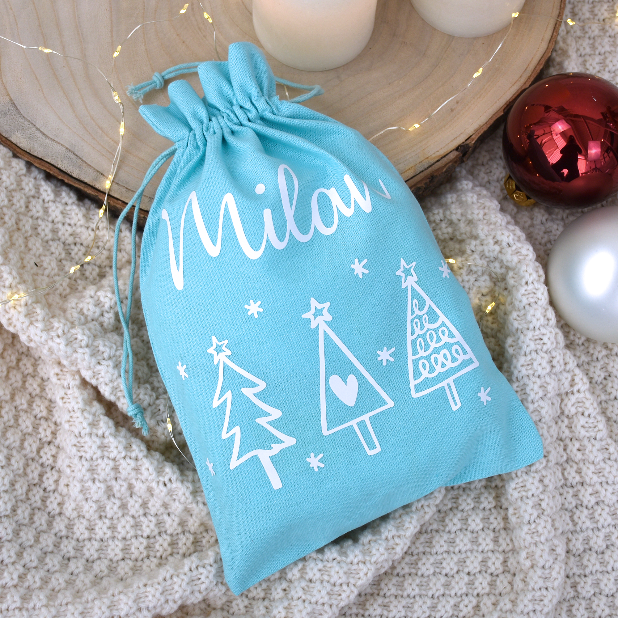 Geschenkbeutel Weihnachten aus Baumwolle in Blau | Tannenbäume und Namen