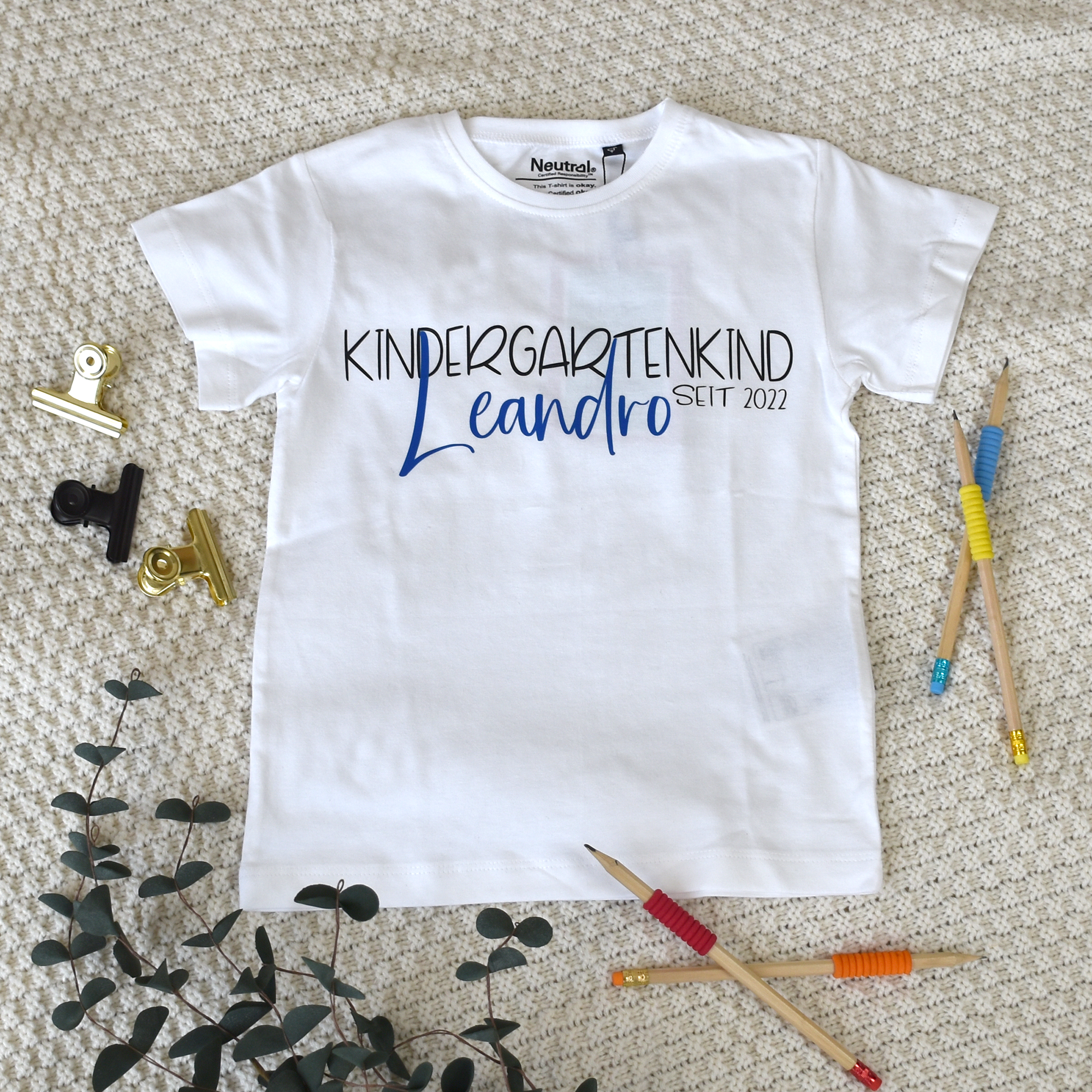 Kinder Shirt aus Bio Baumwolle | Kindergartenkind mit Namen und Jahreszahl "Leandro" - BeBonnie